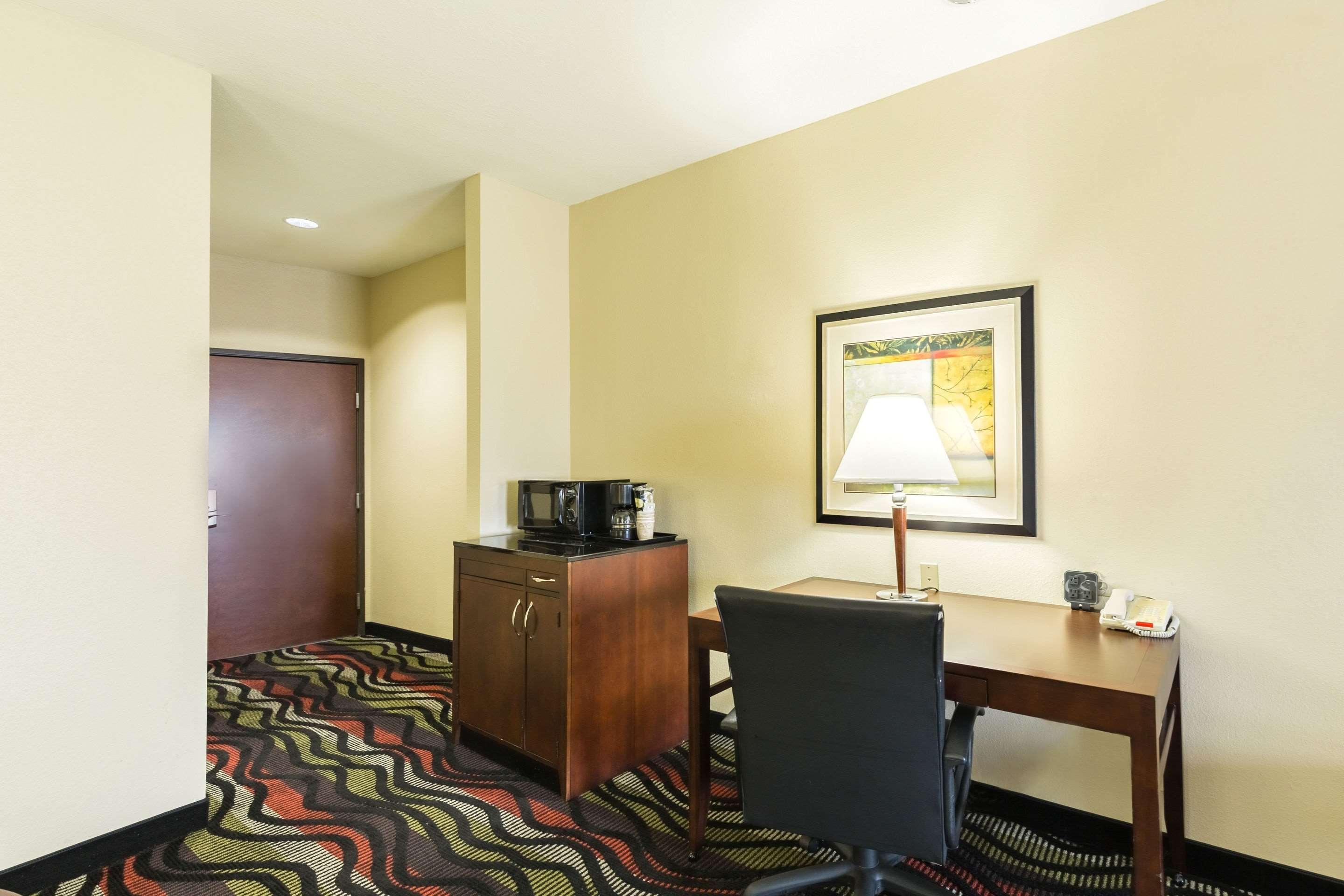 Comfort Suites Beaumont I-10 מראה חיצוני תמונה